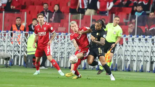 Samsunspor evinde avantajı kaptı: Tomasson'un golüyle soyunma odasına önde girdi