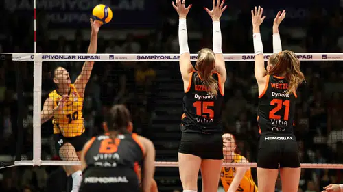 V.Bank nefes kesen finalde Eczacıbaşı'nı devirerek kupaya uzandı