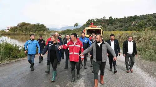 Dalaman'da metrekareye 118 kilogram yağış düştü: Başkan Aras sahada inceleme yaptı
