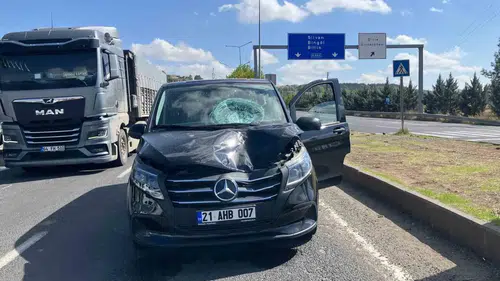 Silvan Bulvarı'nda feci kaza: Yolun karşısına geçmek isteyen yaya ağır yaralandı