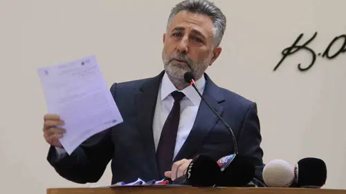 Bayraklı Belediyesi'nde rüşvet ve ihale operasyonu: Eski başkan Serdar Sandal gözaltında