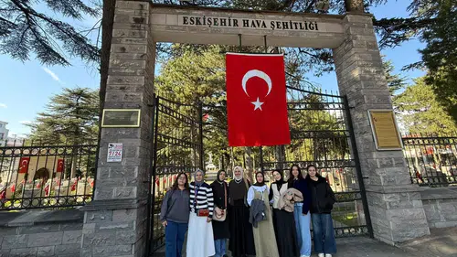 Eskişehir’e Yeni Gelen Üniversiteliler Şehri Keşfe Çıktı