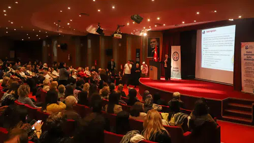 Eskişehir’de Kadın Sağlığı Paneli Yoğun İlgi Gördü