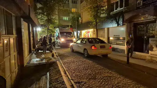 Eskişehir’de Otomobil Bankta Oturan 2 Çocuğa Çarptı