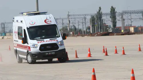Ambulans Direksiyonunda Kadınların Başarısı Dikkat Çekti