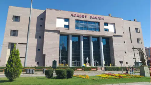 Eşini Yakmaya Çalıştığı Öne Sürülen Sanığa Para Cezası