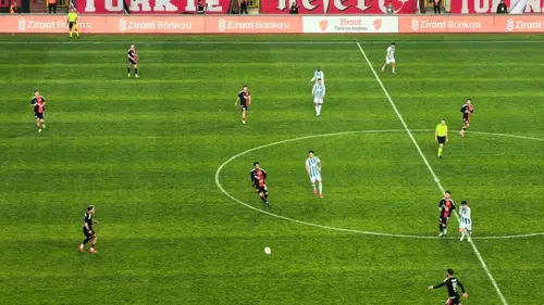 Eskişehirspor-Iğdır FK Maçında İlk Yarı Sona Erdi