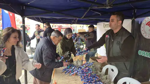 Eskişehir’de Cumhuriyet’in 103. Yılına Özel  bin 103 Lavanta Fidanı Dağıtıldı