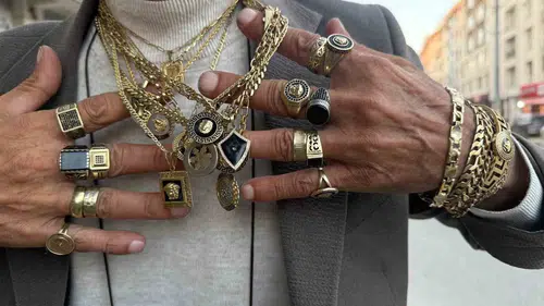 Barış Manço’dan İlham Aldı, 30 Yıldır Takılarından Vazgeçmiyor