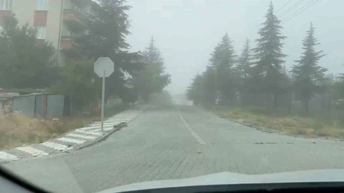 Sivrihisar’da Yoğun Sis Ulaşımı Olumsuz Etkiliyor