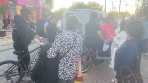 Eskişehir’de Tramvay Yolunda Kaza! Vatandaşlar Yardıma Koştu