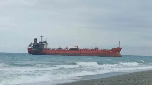 Karadeniz'de dron saldırısına uğrayan gemi Samsun'da karaya oturdu
