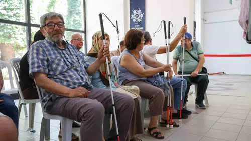 Aydın'da 500 görme engelliye beyaz baston: Bağımsız hareket için önemli adım
