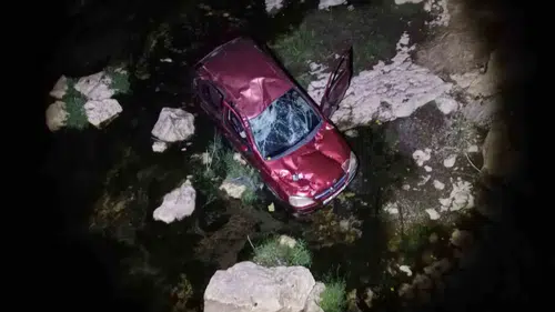 Kastamonu'da Sürücüsünün Kontrolünden Çıkan Otomobil Çaya Uçtu: 4 Yaralı