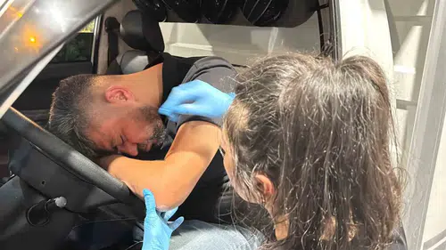 Aksaray'da 2.33 promil alkollü sürücü 4 bin liralık yakıt alıp direksiyonda sızdı: Ödeme ambulans kapısında yapıldı