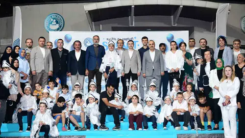 Kestel'de sünnet coşkusu: Çocuklar konvoyla şölene taşındı