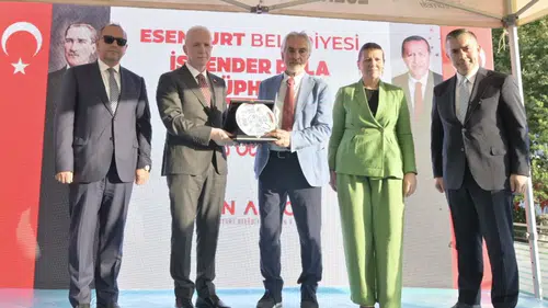 Esenyurt'ta emekliler ve öğrenciler için yeni buluşma noktaları: İskender Pala Kütüphanesi ve Derviş Emekli Evi törenle açıldı