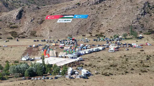 İHH'nın dev buluşması Aladağlar'da: Teşkilat mensupları Kürsüyen Yaylası'nda buluştu