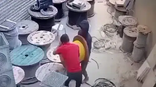 Konteyner kentte 200 bin TL'lik kablo hırsızlığı: 7 şüpheli suçüstü yakalanıp tutuklandı