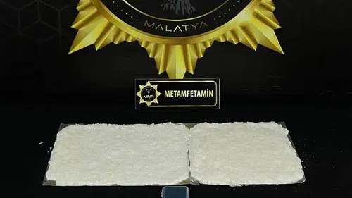 Malatya'da sokak satıcılarına darbe: 900 gram metamfetamin ve hassas terazi ele geçirildi