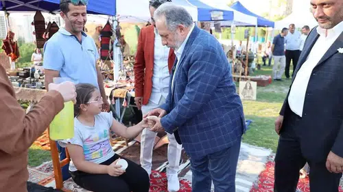 Talas'ta 100 bin eserle antika fuarı: Ziyaretçiler geçmişe yolculuk yaptı