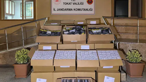 Tokat'ta kaçak tütün sevkiyatına jandarma engeli: 600 bin makaron yakalandı