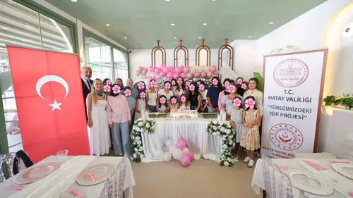 Hatay'da devlet korumasındaki çocuklar için anlamlı doğum günü buluşması