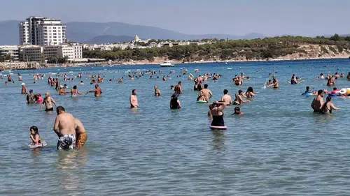 Didim'de yaz mevsimi takvimleri aştı: Eylül ayında plajlar dolup taşıyor