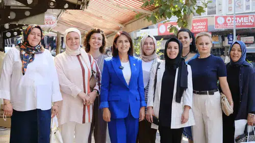 AK Parti Denizli Kadın Kolları Bayramyeri esnafıyla bir araya geldi