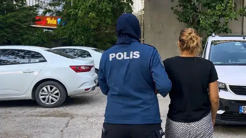 Kırıkkale'de 12 ayrı suçtan aranan firari evindeki gizli bölmede kıskıvrak yakalandı