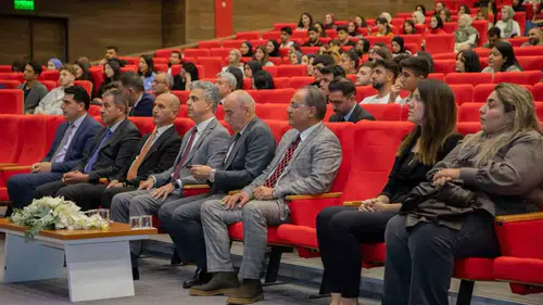 EBYÜ'de yeni dönem heyecanı: Öğrenciler üniversite yaşamına rehberlik programıyla adım attı