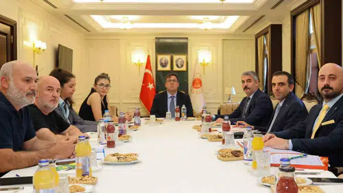 Adalet Bakanlığı depremzede ailelerin adalet arayışını masaya yatırdı