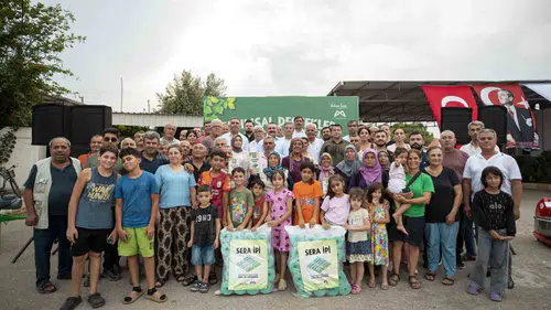 Mersin'de seracılığın kalbi Kazanlı'da üreticiye kapsamlı girdi desteği