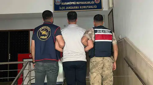 Hırsızlık suçundan aranan hükümlü Karaköprü'de yakayı ele verdi