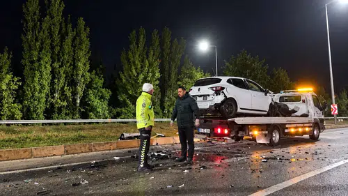 İyi Parti İl Başkanı Mısırlıoğlu ve oğlu trafik kazasında yaralandı