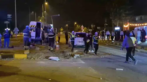Bartın'da düğün konvoyu dönüşünde facia: 21 kişi yaralandı