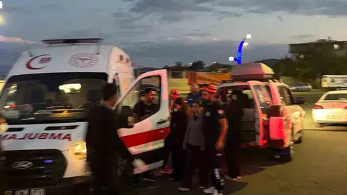Bingöl'de trafik kazası: İstiklal Marşı Caddesi'nde iki araç çarpıştı