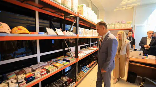 Muğla Eğitim ve Araştırma Hastanesi'nde ihtiyaç sahibi çocuklar için dayanışma mağazası açıldı