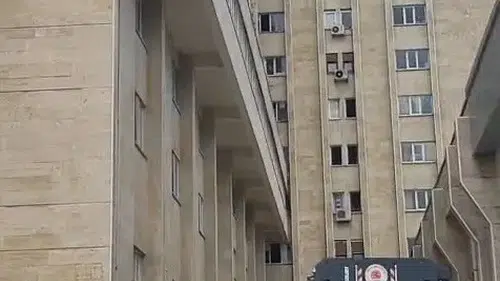 Samsun'da hastane penceresinde korku dolu anlar: Polis müdahalesiyle kurtarıldı