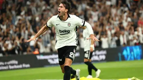 Beşiktaş'ta Vlahovic fırtınası: Çorum FK karşısında hat-trick yaptı, derbiye göz kırptı