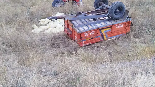 Tomarza'da traktörün şarampole devrilmesi sonucu sürücü yaşamını yitirdi