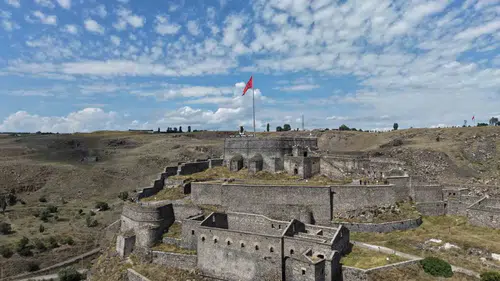 Dokuz asırlık Kars Kalesi: Şehrin zirvesinde tarihe açılan panoramik kapı