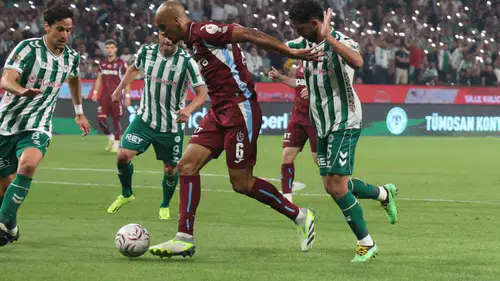 Konyaspor Trabzonspor karşısında erken gelen golle soyunma odasına avantajlı girdi