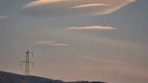 Erzincan semalarında beliren mercek bulutu görenleri hayrete düşürdü