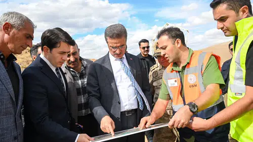 Hınıs ve Tekman arasındaki ulaşım ağını güçlendirecek yeni yol projesinde sona yaklaşılıyor