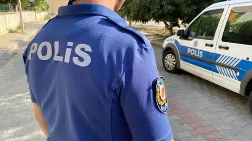 Sahte kimlik oyunu kısa sürdü: 15 suçtan aranan şahıs yakayı ele verdi