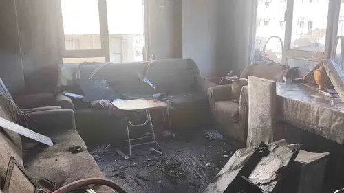 Alanya'da beş katlı binanın çatı katında korkutan yangın
