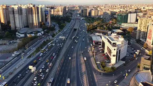 İstanbul'da okul mesaisi saati değişti: İlk gün trafiği yüzde 51'e ulaştı