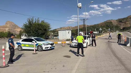 Palu'da polis ekiplerinden kapsamlı asayiş denetimi