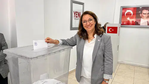 Yeni Parti Kula'da Esen Çınar güven tazeledi